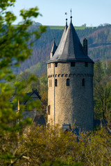 Burg Altena Höhenburg Lennetal Sauerland Grafschaft Mark Silhouette Bergfried Türme Deutschland...