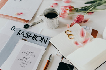 Feminine work station flatlay