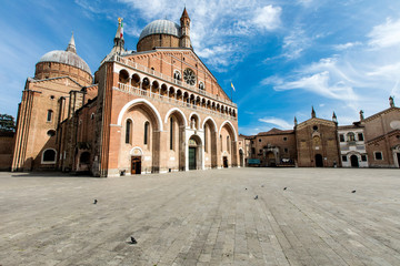 Fototapeta na wymiar Padua, Sant'Antonio church in time of covid19