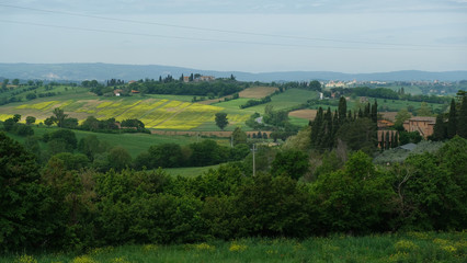 Fototapeta na wymiar Panorama della Val di Chiana dall'abbazia di Farneta a Cortona.