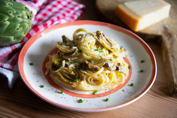 Pasta with parmesan and artichokes