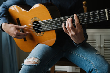 Obraz premium musician playing a guitar