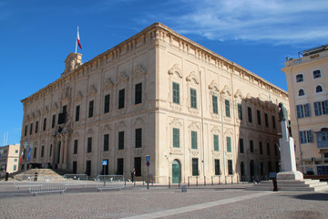 Fototapeta na wymiar hostel of castille in valletta (malta) 