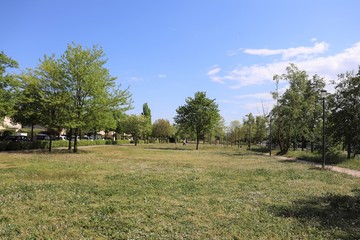 Le parc Bourlione à Corbas, grand espace vert - Ville de Corbas - Département du Rhône - France