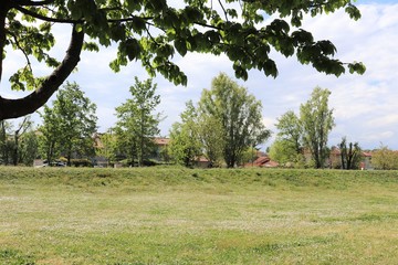 Le parc Bourlione à Corbas, grand espace vert - Ville de Corbas - Département du Rhône - France