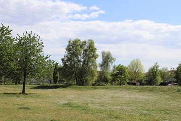Le parc Bourlione à Corbas, grand espace vert - Ville de Corbas - Département du Rhône - France