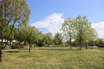 Le parc Bourlione à Corbas, grand espace vert - Ville de Corbas - Département du Rhône - France
