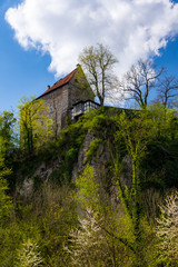 Burg Klusenstein Hönnetal Sauerland Gutshof Festung Felsen Frühling steil Menden Hemer Balve Sehenswürdigkeit Attraktion 1353 Mittelalter Grafschaft Mark Befestigung romantisch 