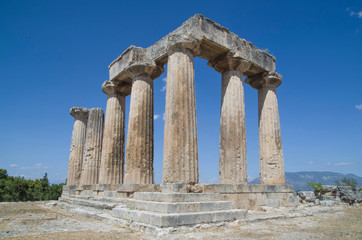 Obraz premium Apollo Temple ruins in Doric style with 7 columns in Ancient Co