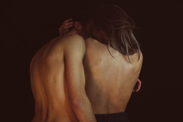 Naklejka premium Retro Hugging hot lovers, holding hands