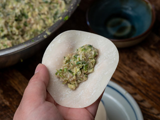 餃子の作り方　手作り　餃子の皮