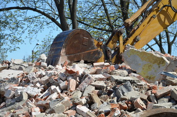 nalot , po bombach bombardowanie , trzęsienie ziemi ,gruzowisko , wyburzanie budynków ,wyburzanie domów ,kataklizm , wojna ,po bombie , wyrwa , gruzowisko , po spaleniu ,zawalanie muru © Szymon