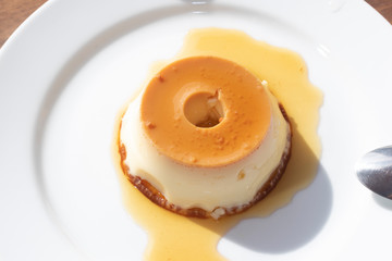 
small milk pudding of 
confectionery and bakery
