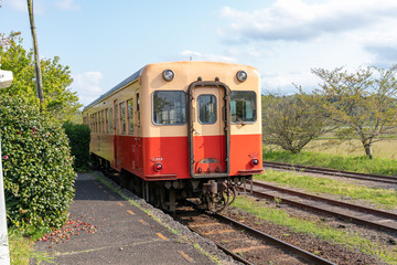 Fototapeta premium 上総鶴舞駅の小湊鐵道 千葉県市原市 日本