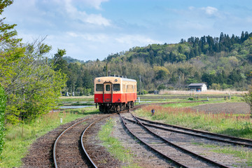 Naklejka premium 上総鶴舞駅付近の小湊鐵道 千葉県市原市 日本