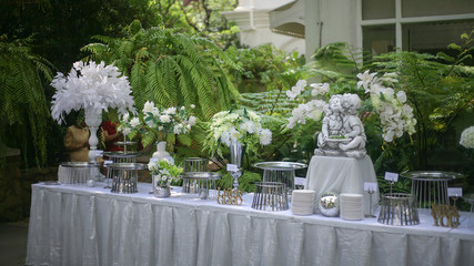 Decorative items for weddings in the garden