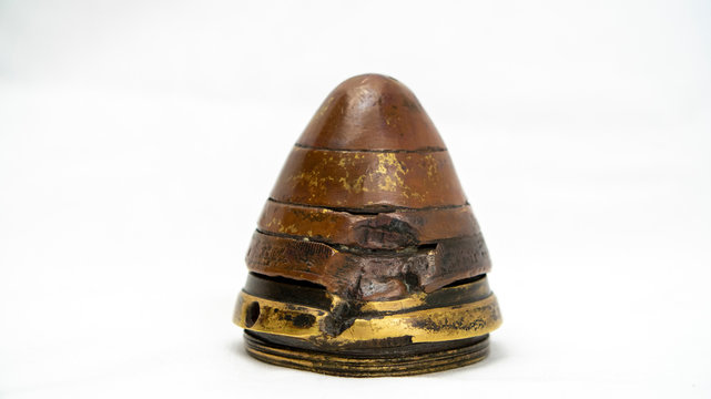 WW1 British 18 Pounder Shrapnel Shell Fuse. Fired 18 pdr fuse cap from Ypres