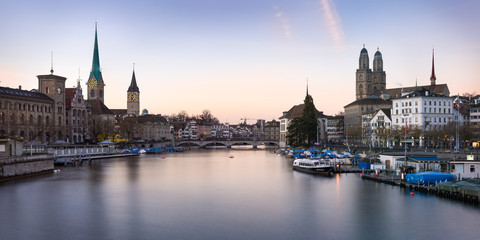 Fototapeta na wymiar View of Zurich and the Limmat