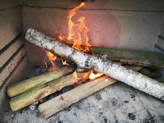 Grillen BBQ Steinofen Steingrill Grill offen Feuer Flamme