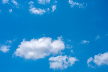 Fototapeta na wymiar white cloudy in the blue sky