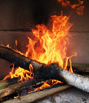 Grillen BBQ Steinofen Steingrill Grill offen Feuer Flamme