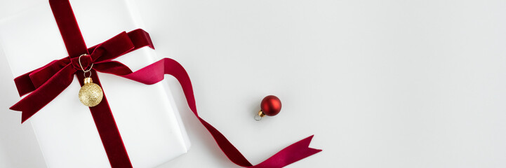 Simple Christmas gift box