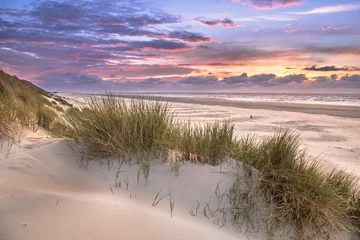 Zelfklevend Fotobehang Noordzee, Nederland Uitzicht vanaf duintop over Noordzee