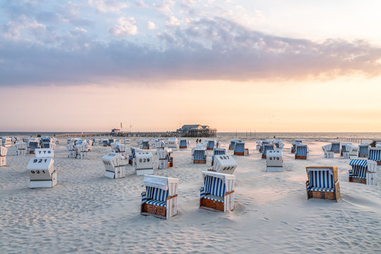 「バルト語派」の画像 332,777 件の Stock 写真、ベクターおよびビデオ Adobe Stock