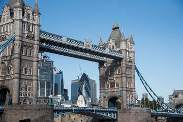 Naklejka premium tower bridge in london