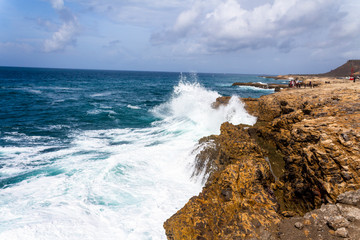 mar, oceáno, costa, playa, olas, acuático, paisaje, olas, naturaleza, roca, roca, cielo, azul, la costa, costa, oleaje, gemas, acantilado, viajando, verano, hermoso, arena, tempestad, vista del mar, p
