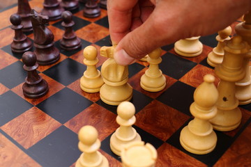 Man playing chess © Philipp Larsen