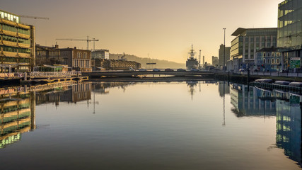 Obraz premium Amazing view morning sunrise color Irish landmark Cork City center Ireland beautiful lake reflection 
