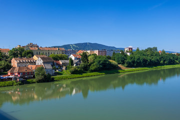 Fototapeta na wymiar Maribor cityscape and Drava river in Slovenia.