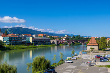 Fototapeta na wymiar Maribor cityscape and Drava river in Slovenia.