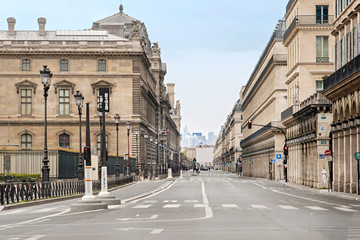 Fototapeta na wymiar rue st Jacques vide à Paris
