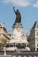 Fototapeta na wymiar place de la république à Paris
