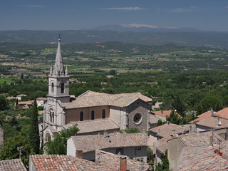 Fototapeta na wymiar view of the old town Provence