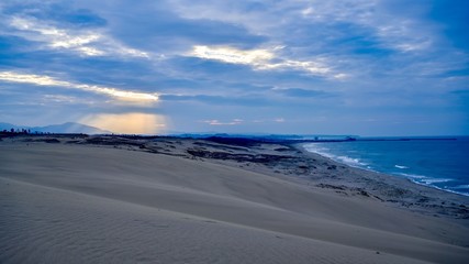 鳥取砂丘で見た夕焼けと光芒の情景＠鳥取