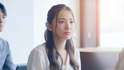 ビジネスウーマン 