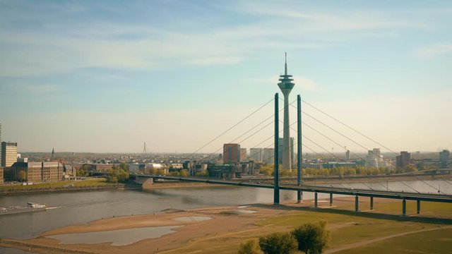 Blick &uuml;ber D&uuml;sseldorf - Aerial 04