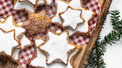 Glazed gingerbread cookies