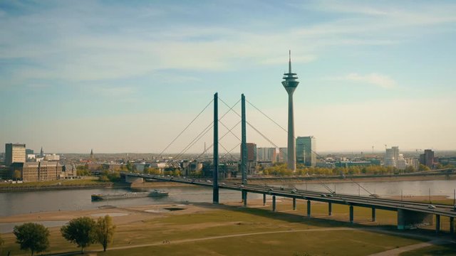 Blick &uuml;ber D&uuml;sseldorf - Aerial 03