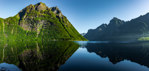Blick auf den Hjørundfjord in Norwegen, Skandianvien