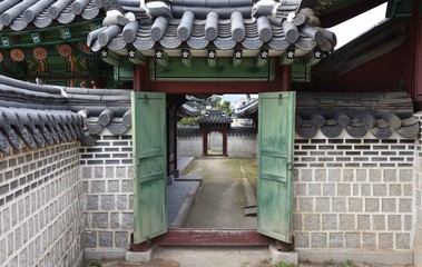 Small Door, Changdeokgung Palace, Seoul, S. Korea