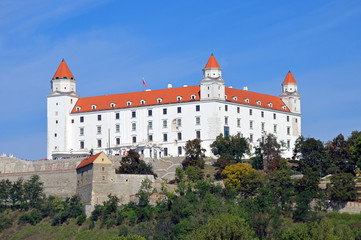 Fototapeta na wymiar Bratislava Castle on a hill in Slovakia