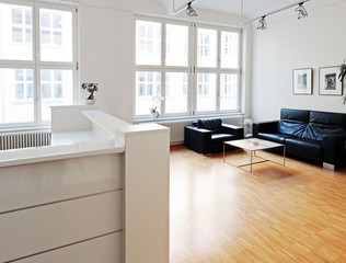 Eingangsbereich mit Wartesofa