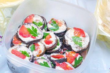Fried eggplant in mayonnaise with garlic