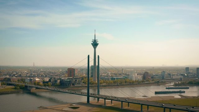 Blick &uuml;ber D&uuml;sseldorf - Aerial 01
