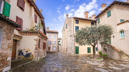 Fototapeta na wymiar Die Altstadt von Grado an der oberen Adria in Italien