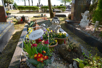 friedhof,  lustige grabdekoration